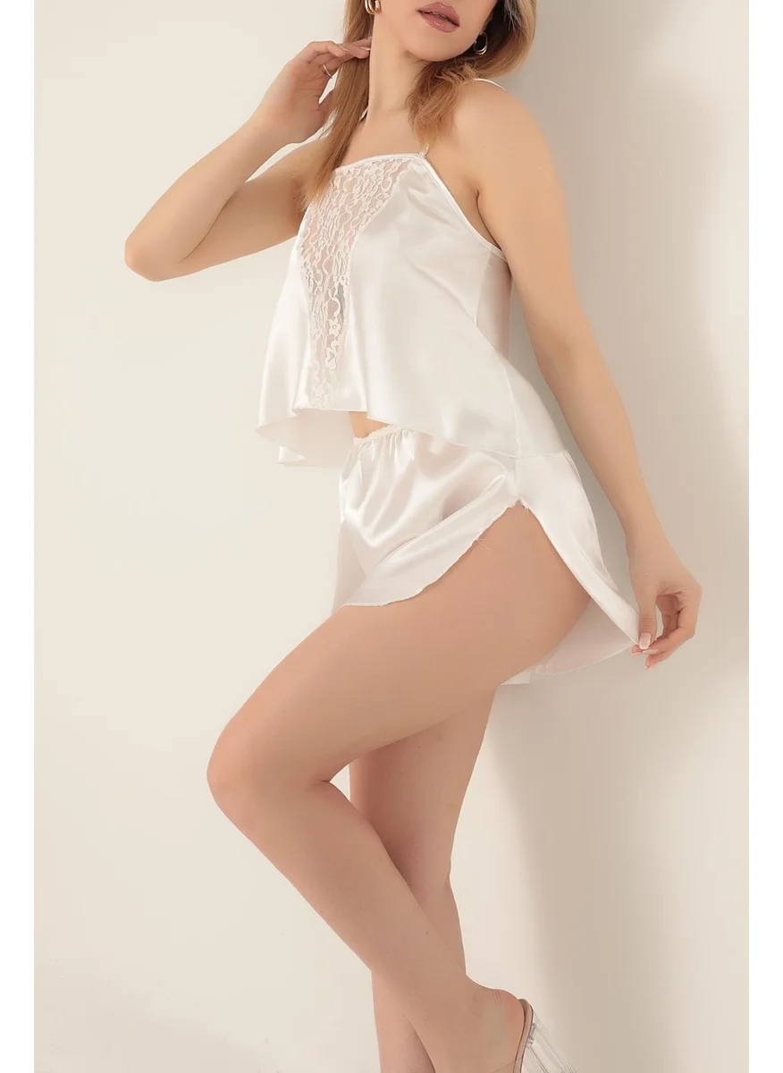 دو رى مى Deep Lace Low-cut Satin Shorts Set