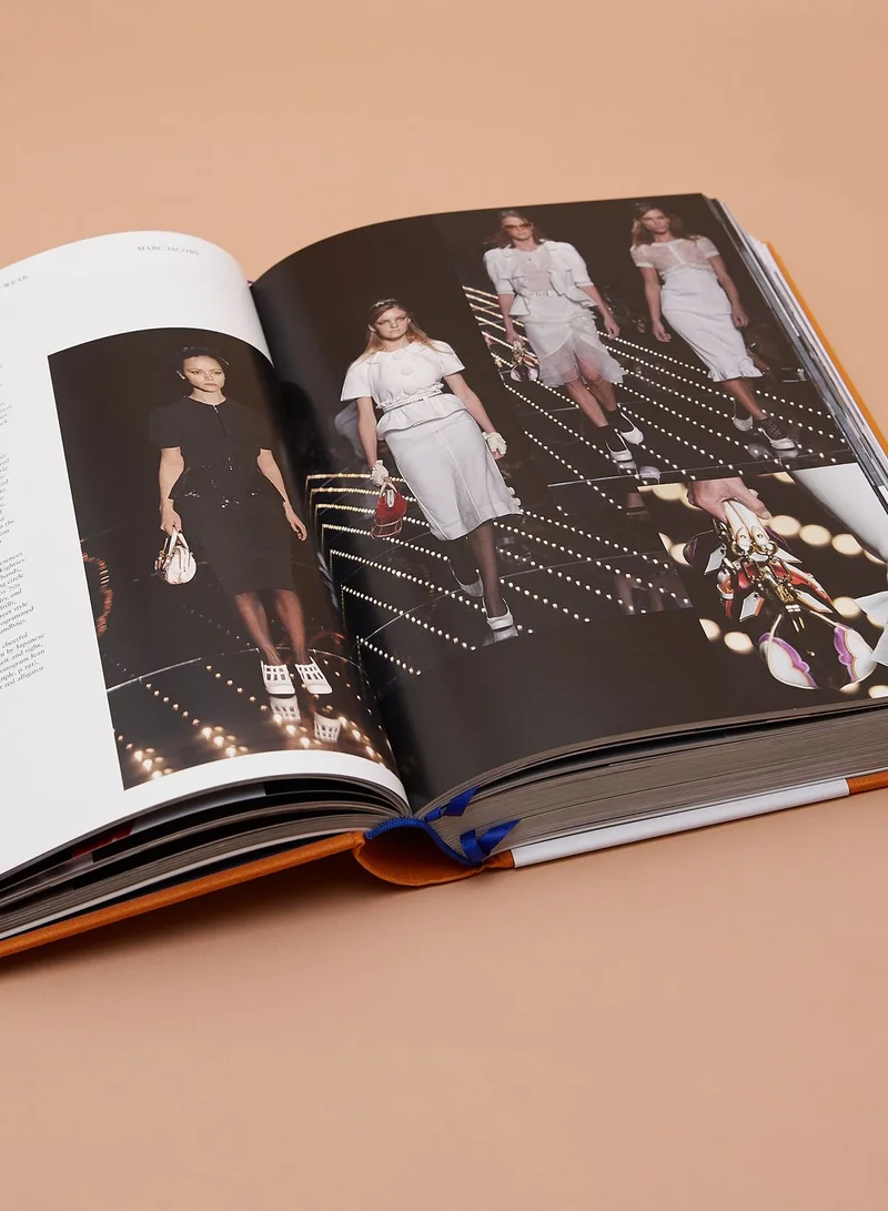 THAMES Louis Vuitton Catwalk: The Complete Collections