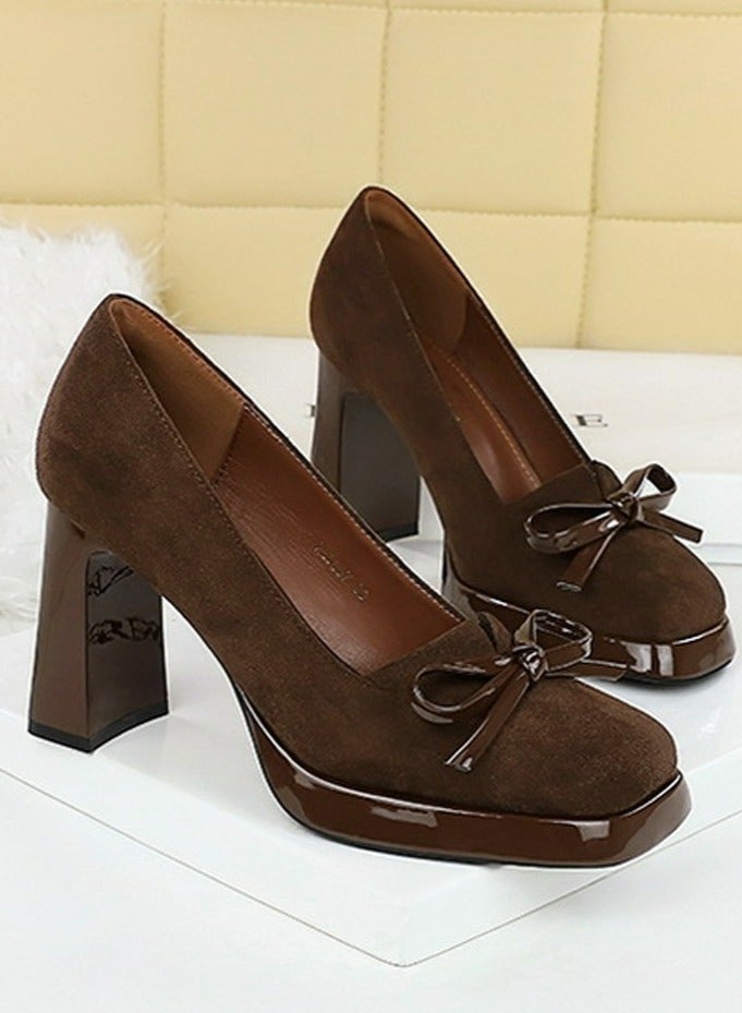 بيج تري منصة المرأة الكعب العالي السمك السويد مربع مغلق إصبع القدم قوس الديكور المضخات البنية 9 سم - Image 2