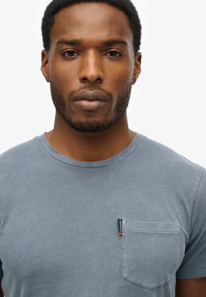 Classic Essential Pocket T-Shirt