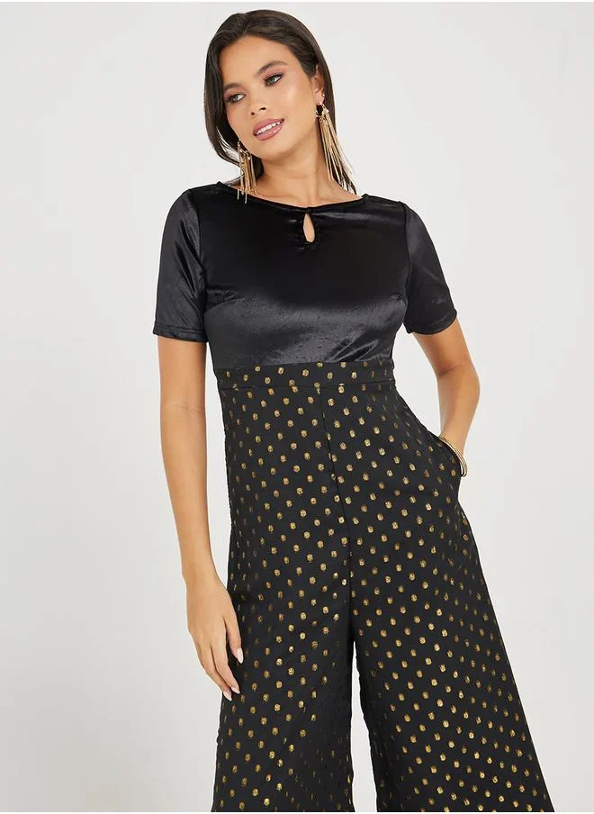 ستايلي Wide Leg Jumpsuit With Foil Print