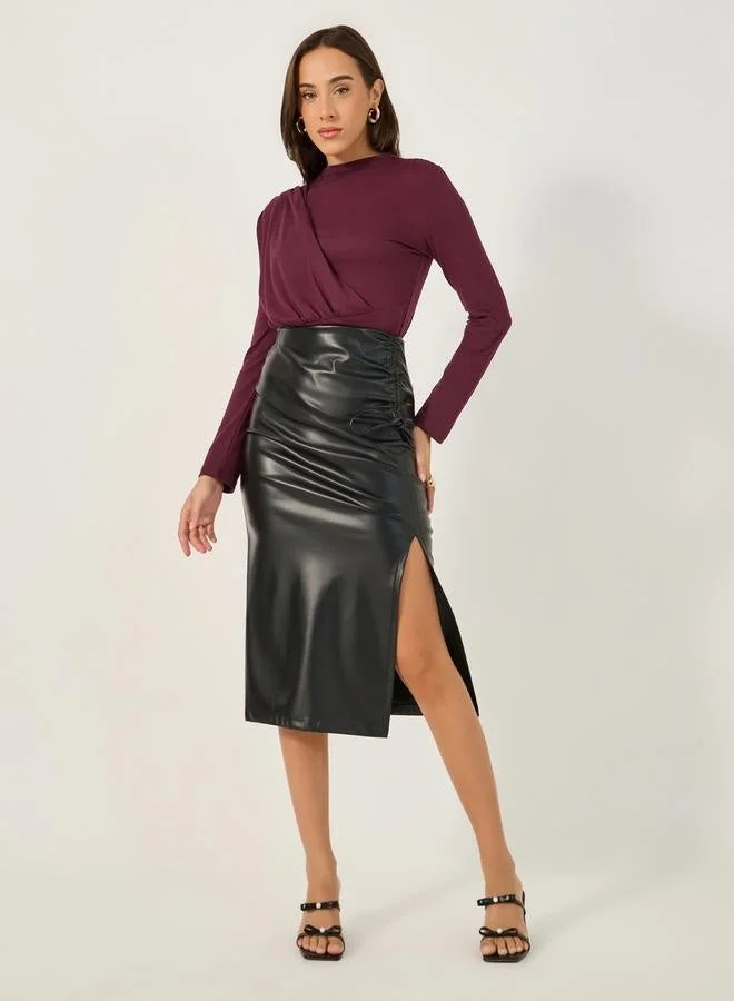 Styli Styli Solid Boat Neck Pleated Knit Top