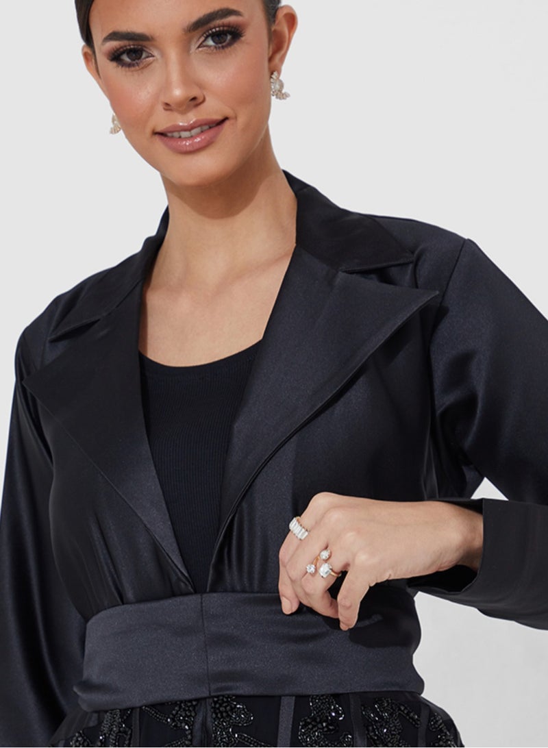 Rosette Abaya Black Blazer-Cut abaya embroidered with stones at the waist  - Image 2