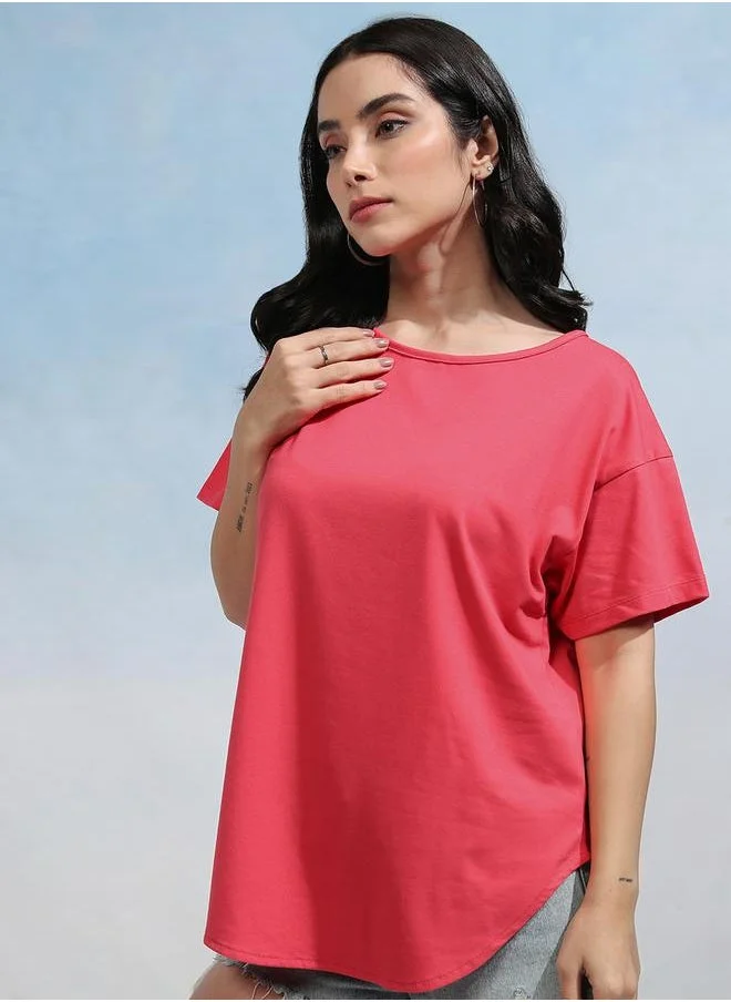 Tokyo Talkies Tokyo Talkies Solid Round Neck Curved Hem T-Shirt
