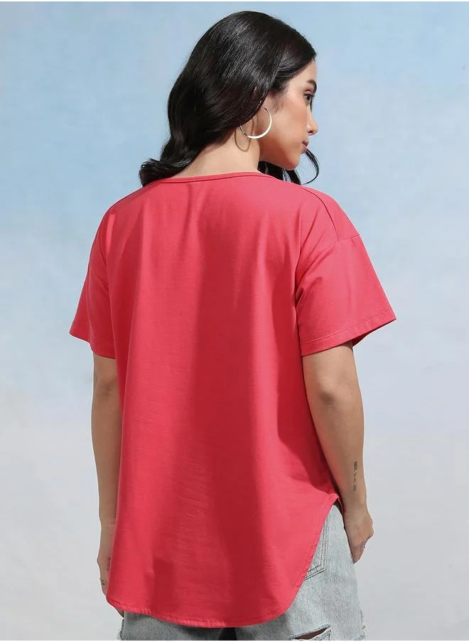 Tokyo Talkies Tokyo Talkies Solid Round Neck Curved Hem T-Shirt