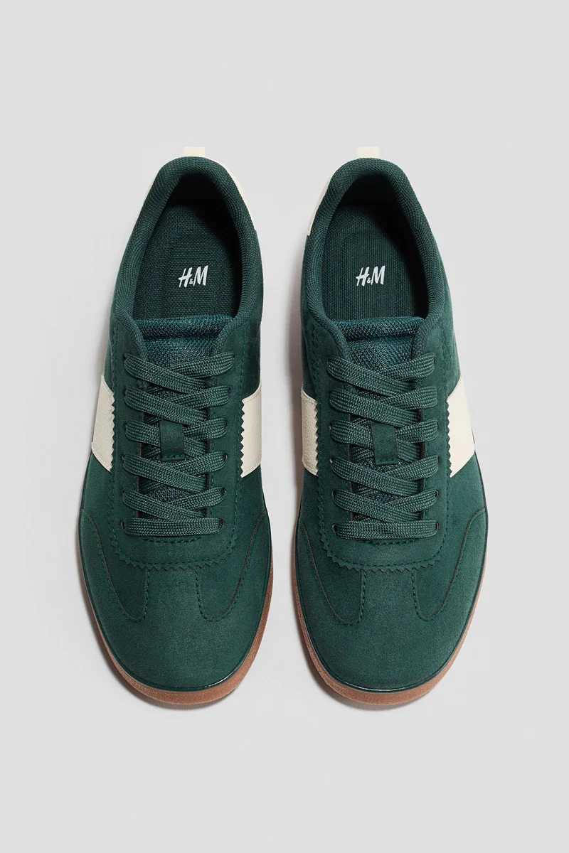 اتش اند ام حذاء رياضي