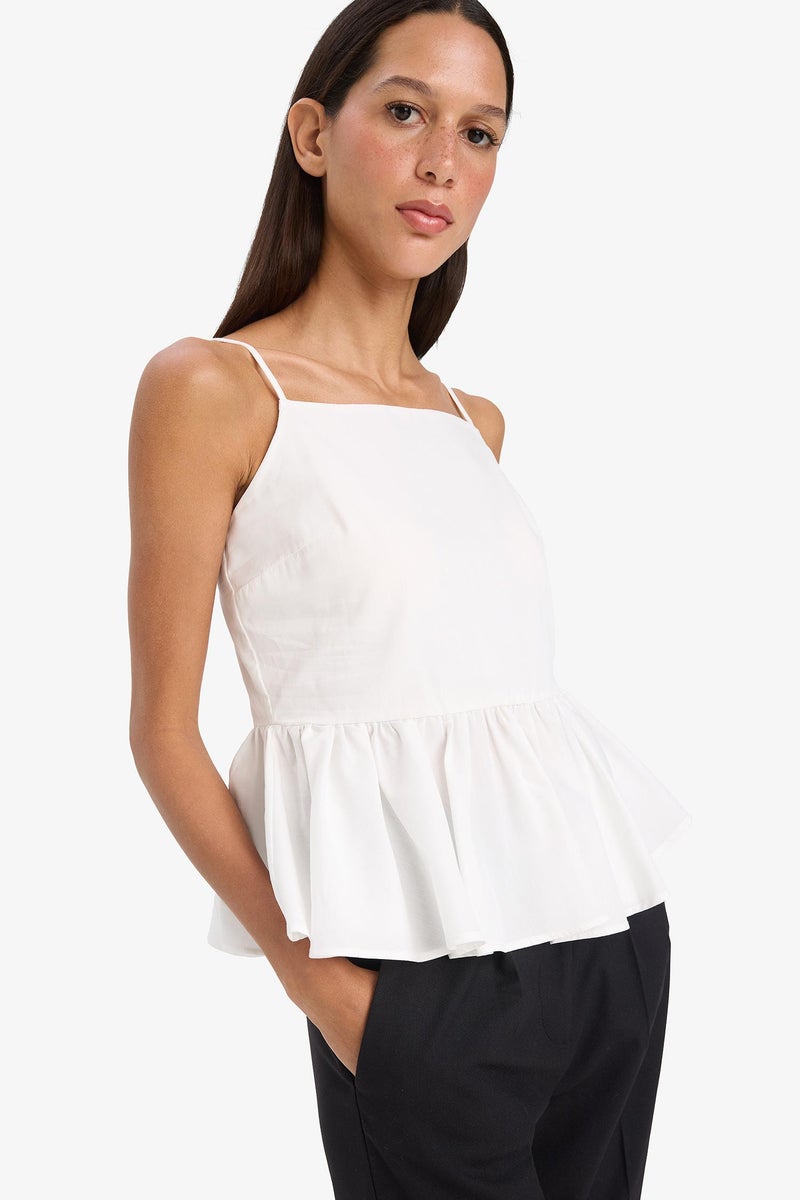 Woman Slim Fit Sleeveless Blouse