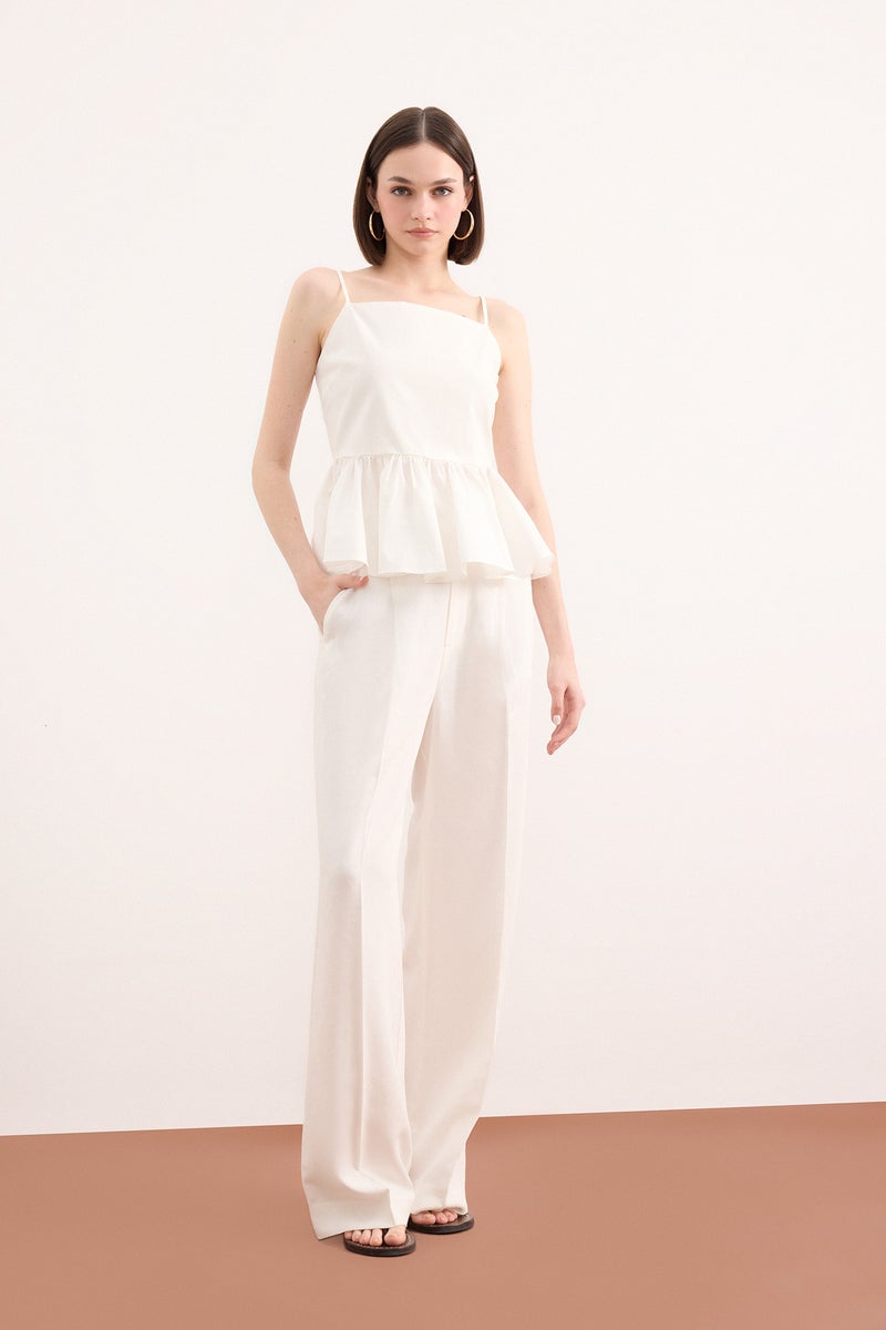 Woman Slim Fit Sleeveless Blouse