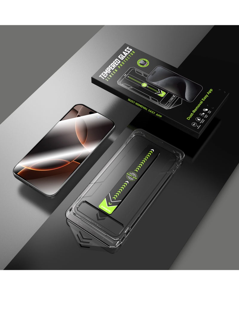 زيجفريند حماية شاشة لايفون 15 برو ماكس شفاف سهل التركيب جودة عالية، صلابة 9H، درجة أولى A++ احمِ شاشة هاتفك واقي بأعلى معايير الجودة مع لزقة زجاجية شفافة، بتصميم مخصص وتركيب فائق الدقة والسهولة، باستخدام إطار محاذاة ذكي يضمن لك تثبيتًا دقيقًا وخاليًا من الفقاعات بلمسة واحدة. مصنوعة من زجاج أساهي الياباني المقوّى، المجتاز لأعلى اختبار للصلابة بدرجة 9H، والحاصل على أعلى تصنيف للجودة A++، لتوفير حماية طويلة الأمد ووضوح عالٍ دون التأثير على استجابة اللمس. يدعم حساسية اللمس الكاملة، ومضاد لبصمات الأصابع، ويوفر شفافية فائقة ولمسًا طبيعيًا. مزود بإطار أسود أنيق. - Image 4