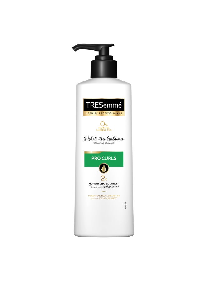 TRESemmé Pro Curls Conditioner, with Porosity Balance™ & Shea Butter, free from sulphates, parabens & dyes, 250ml - Image 1