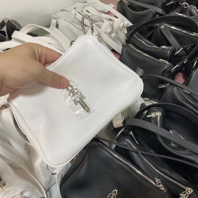 Krueber Swann European Style Yang Geo Nana Crossbody Bag Chain Heart Shaped Top Layer Cow Leather Soft Crossbody Bag Medium Size White silver buckle-Crowe core 