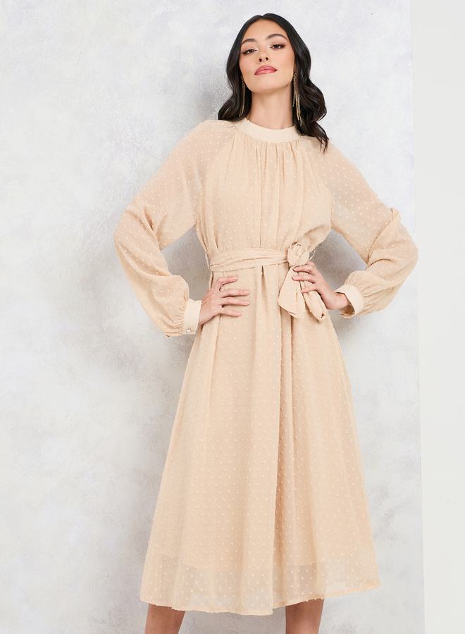 ستايلي فستان ميدي بحافة واسعة وياقة عالية - Image 2