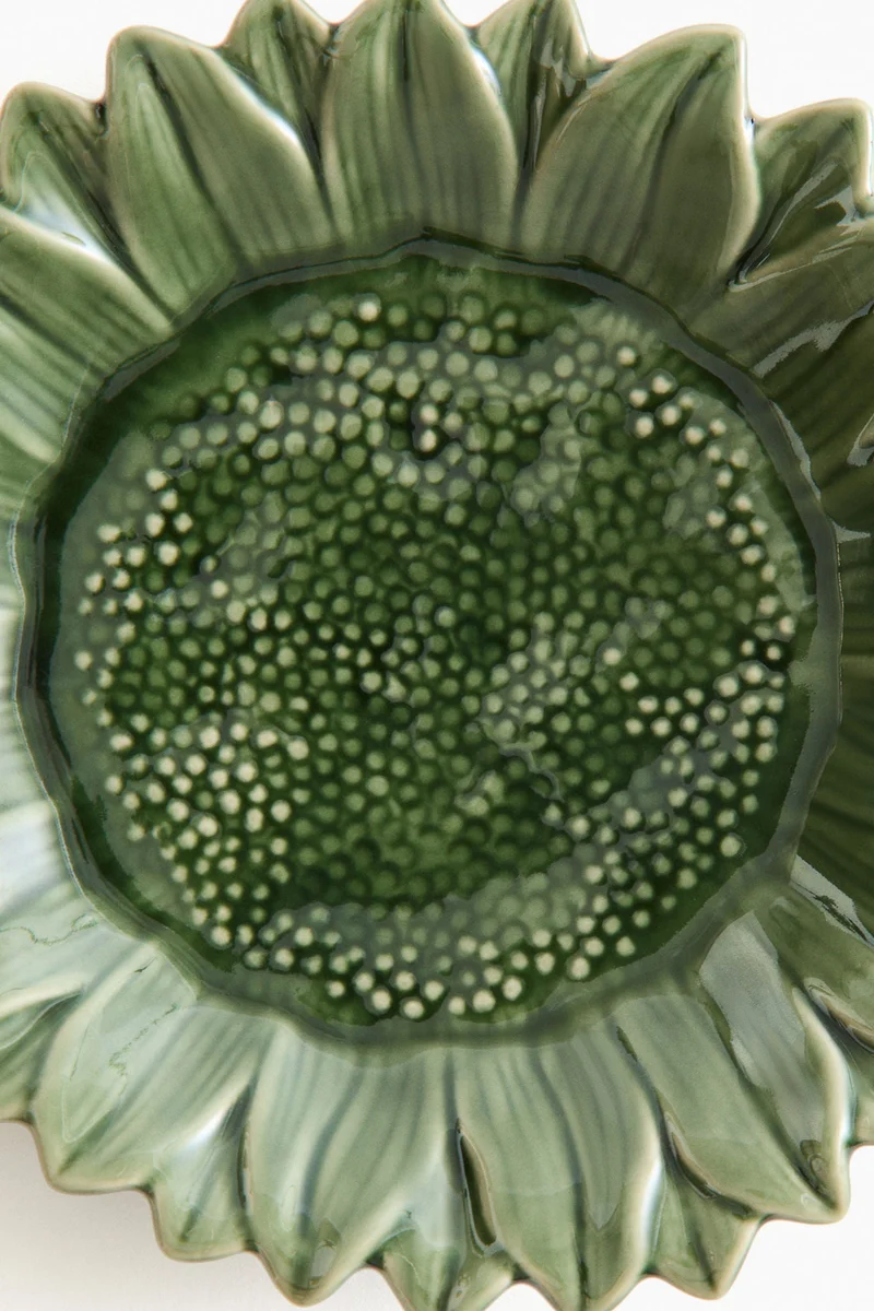H&M Sunflower-shaped mid plate