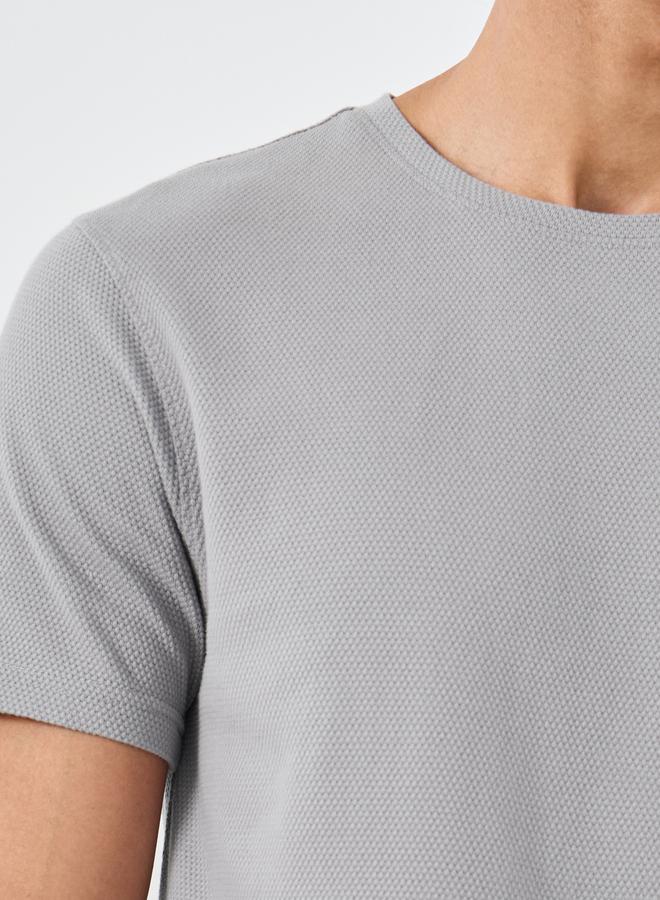 Styli Men Grey Popcorn Textured Knit Crew Neck T-Shirt - Image 3