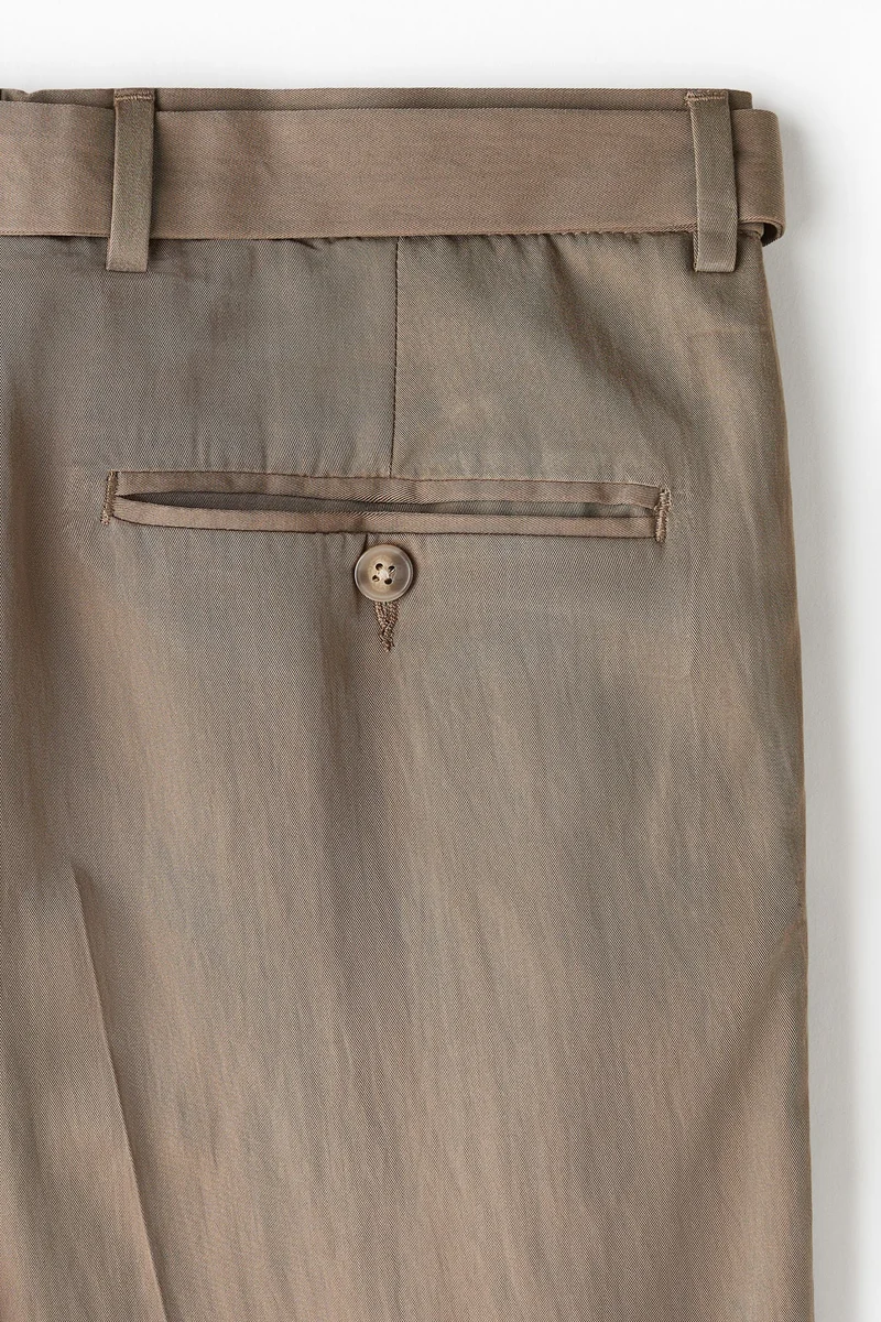 اتش اند ام بنطلون تويل بقصّة عادية وحزام