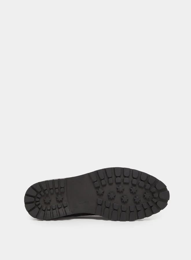 Styli Styli Croc-Textured Chain Accent Chunky Loafers