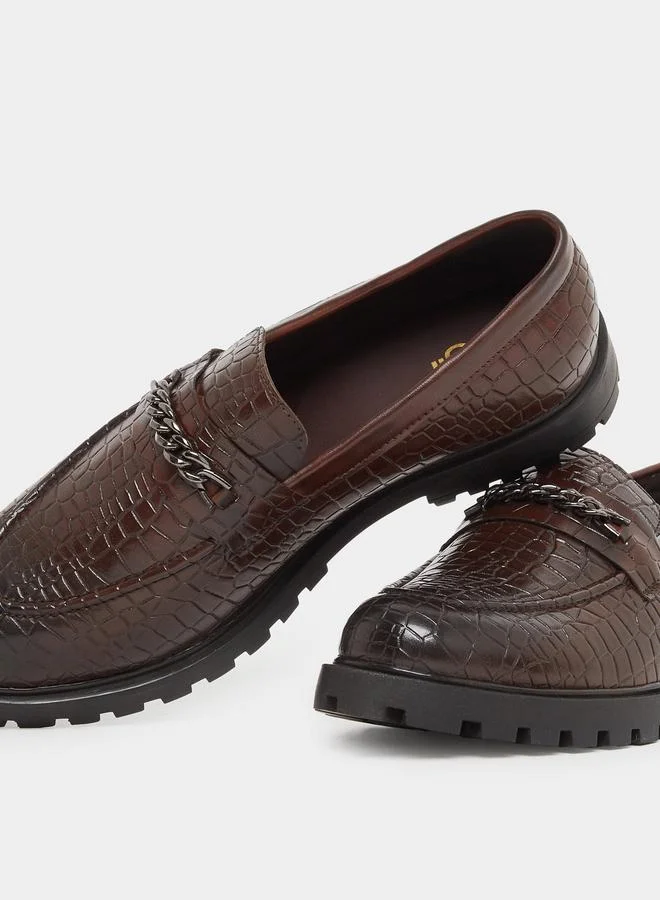 Styli Styli Croc-Textured Chain Accent Chunky Loafers