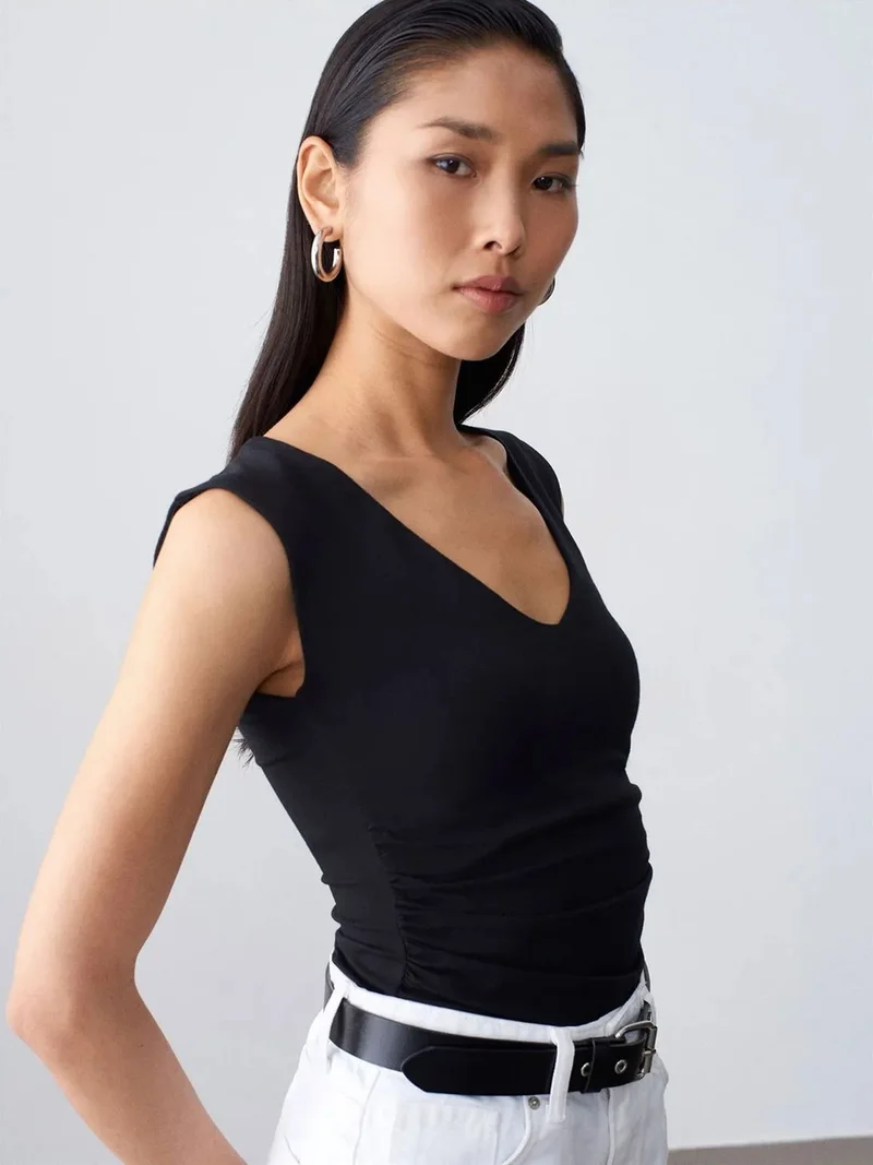ديلفين DILVIN Sleeveless V-Neck Slim Fit Blouse