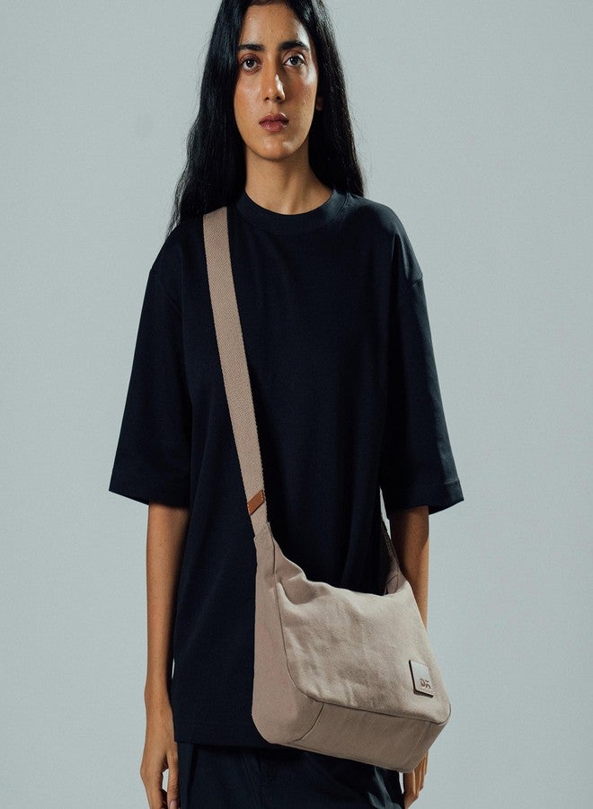 دايلي أوبجيكتز حقيبة كتف كروسبودي من ديلي أوبجكتس، لون كاكي بيج، للبنات/السيدات | حجرة داخلية واسعة | جيب داخلي | حزام كتف عريض وقابل للتعديل | سحّاب جلدي | حقيبة كروسبودي أنيقة - عادية - Image 4