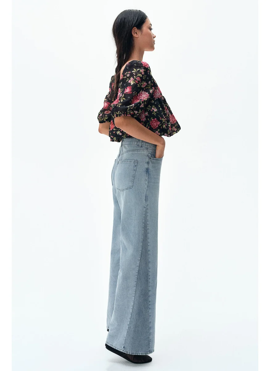 اتش اند ام Feather Soft Flared Ultra High Jeans