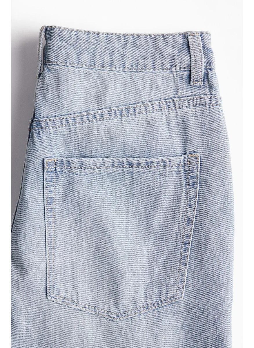 H&M Feather Soft Flared Ultra High Jeans