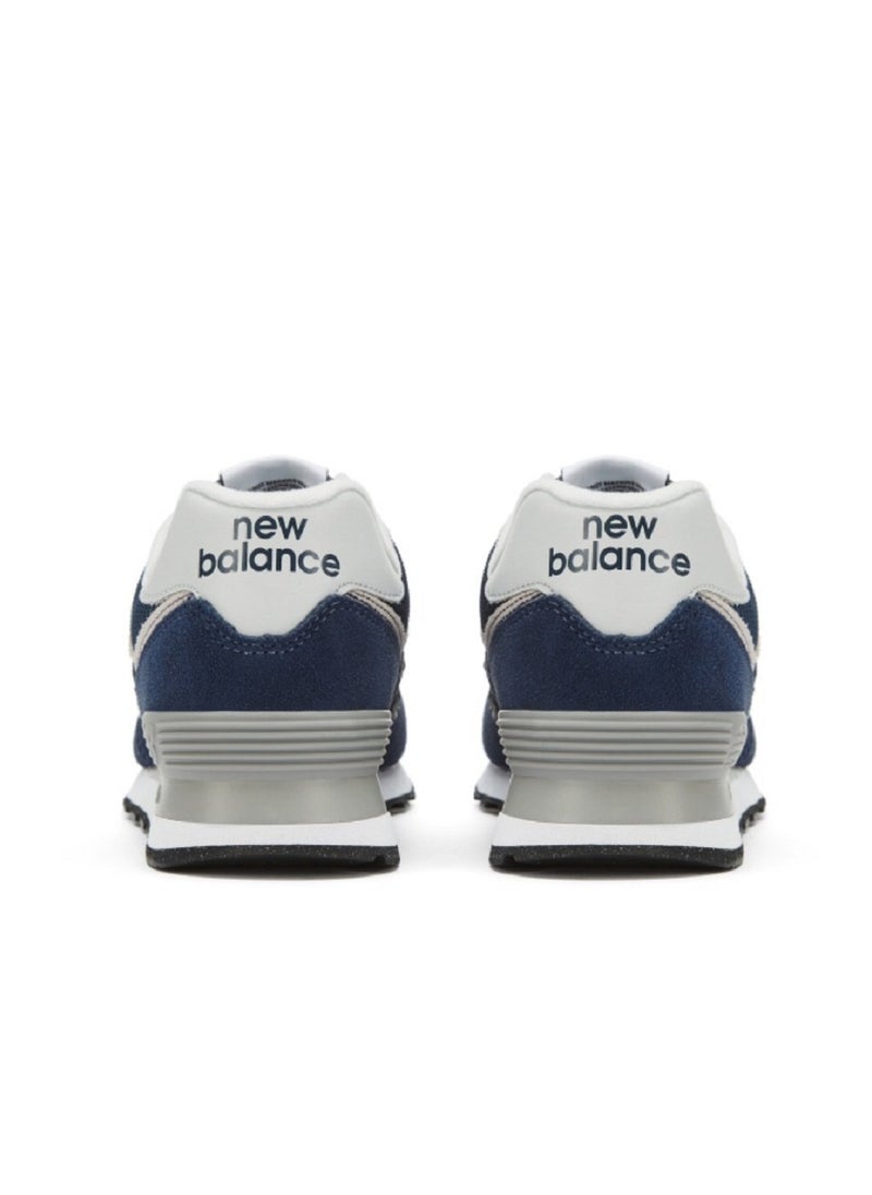 New Balance - حذاء رياضي 574 منخفض الرقبة، كحلي/رمادي - Image 1