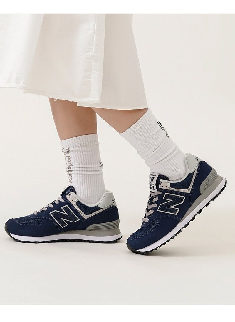 New Balance حذاء رياضي 574 منخفض الرقبة، كحلي/رمادي  - Image 2