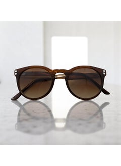 Authentic Armando Cavalli sunglasses, crafted from carefully selected premium acetate for a luxurious look and longevity with extensive use. This model combines modernity and classic style, with a raw brown acetate front and brown -plated metal temples to complete your luxury look. Comes with premium polymer lenses offer UV400 protection in a brown