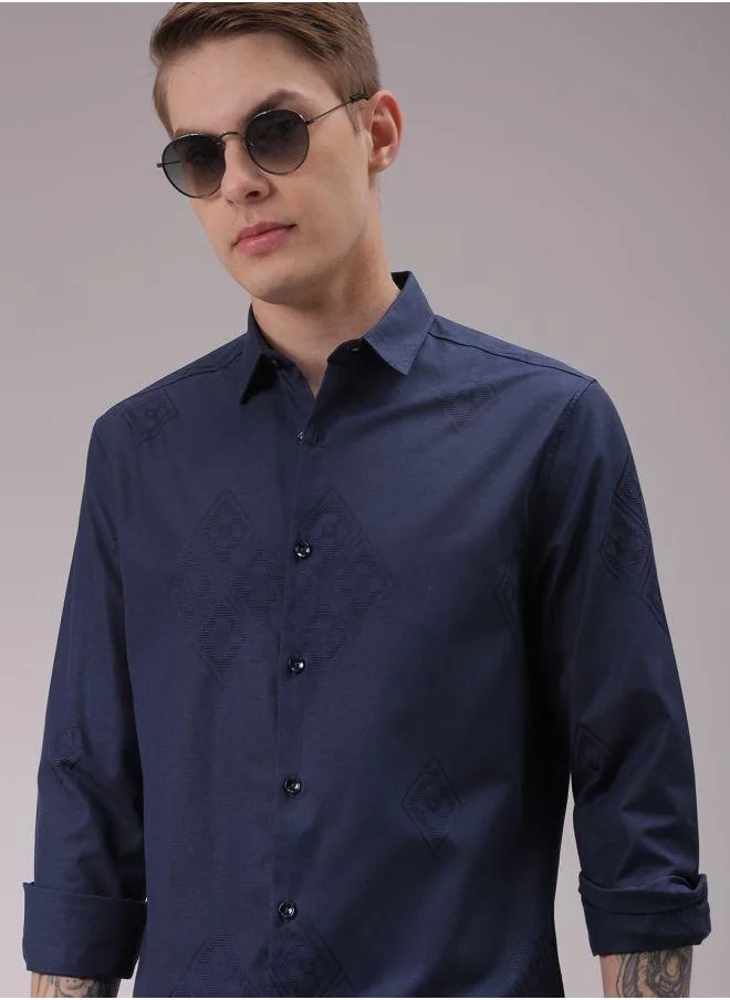 The Indian Garage Co Men Slim Fit Textured Solid Full Sleeves Cutaway Collar Party Wear Shirt