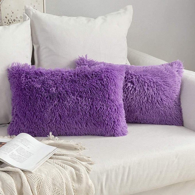 PACK OF 2 LUXURY FUR SHAGGY FLUFFY THROW PILLOW SET SOFT DELUXE DECORATIVE PLUSH FLEECE PILLOWCASES FOR CUSHION COUCH SOFA BEDROOM HOME PURPLE 16 X 16