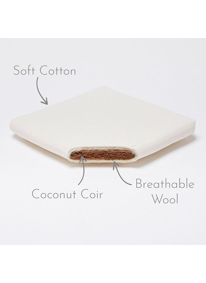 The Little Green Sheep Natural Knitted Baby Moses Basket And Mattress From 0 - 4 Months  - Image 2