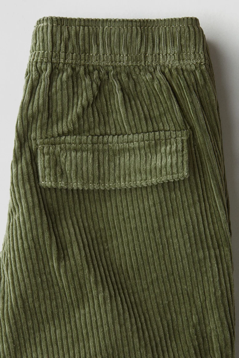 اتش اند ام بنطلون كارغو من نسيج كوردروي