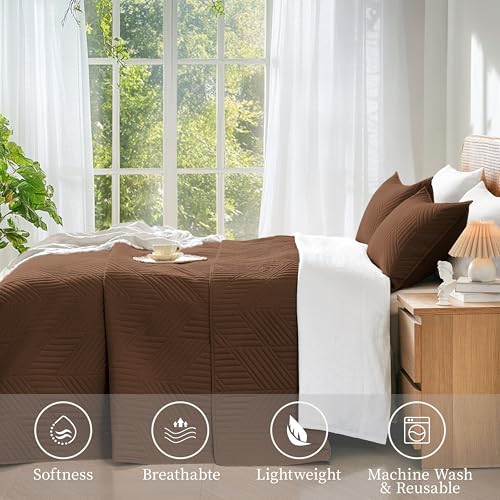 Davulos King/Cal King Quilt Set in Brown, Soft Reversible Microfiber Bedspread for All-Season Use in Bedroom or Dorm, Lightweight Modern Geometric Coverlet (1 Quilt, 2 Pillow Shams) - Image 4