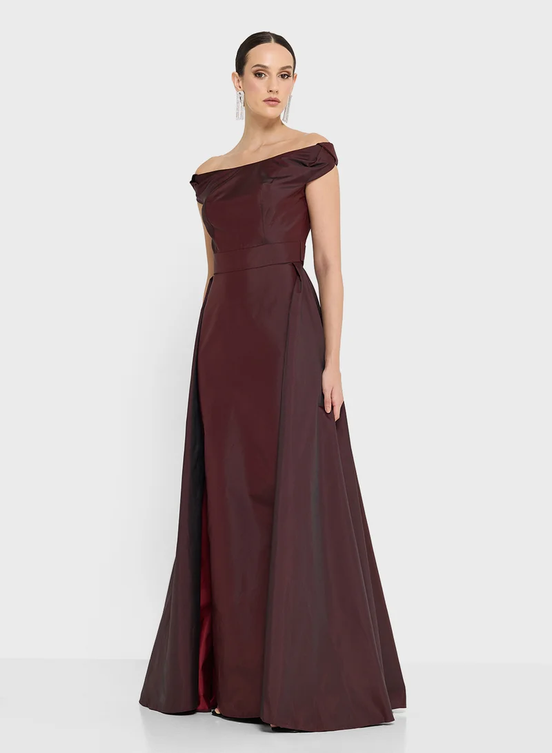 نمشي x Off Shoulder Dress With Trail