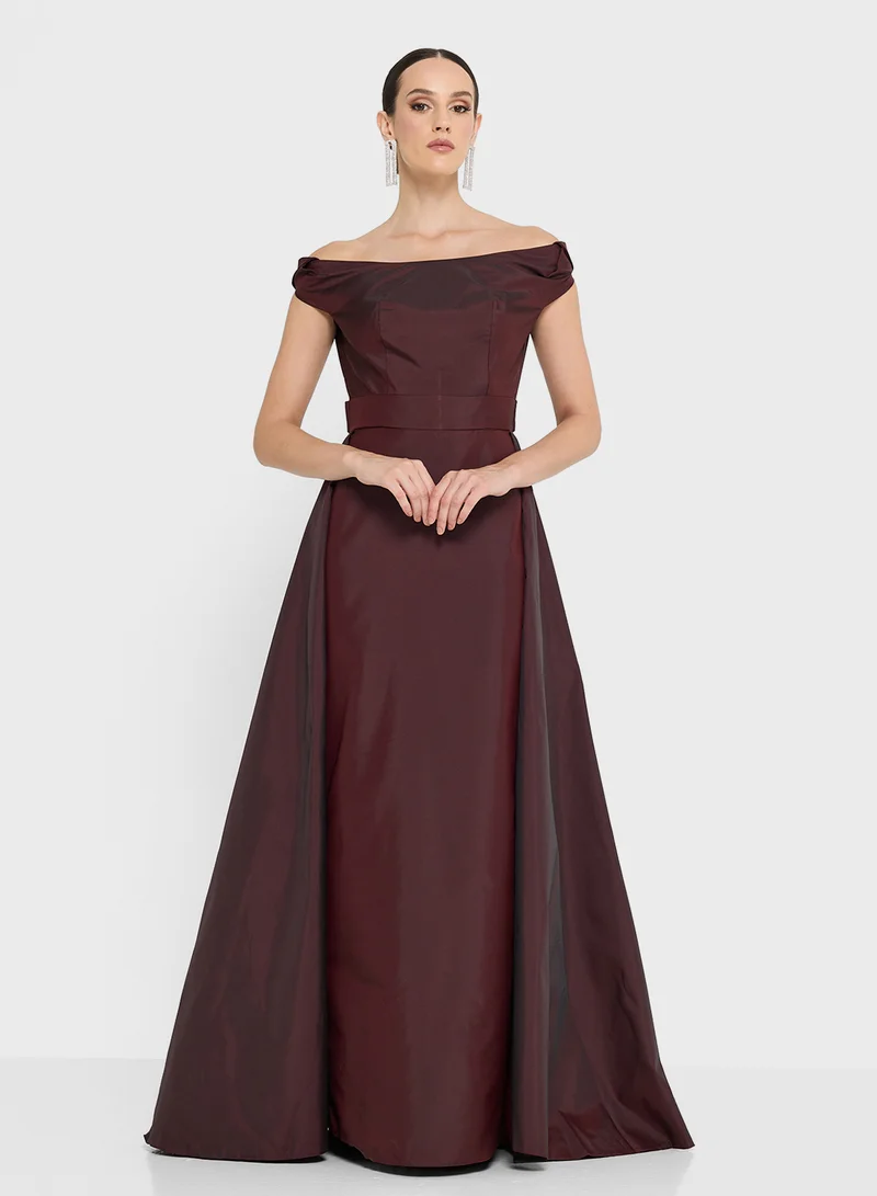 نمشي x Off Shoulder Dress With Trail