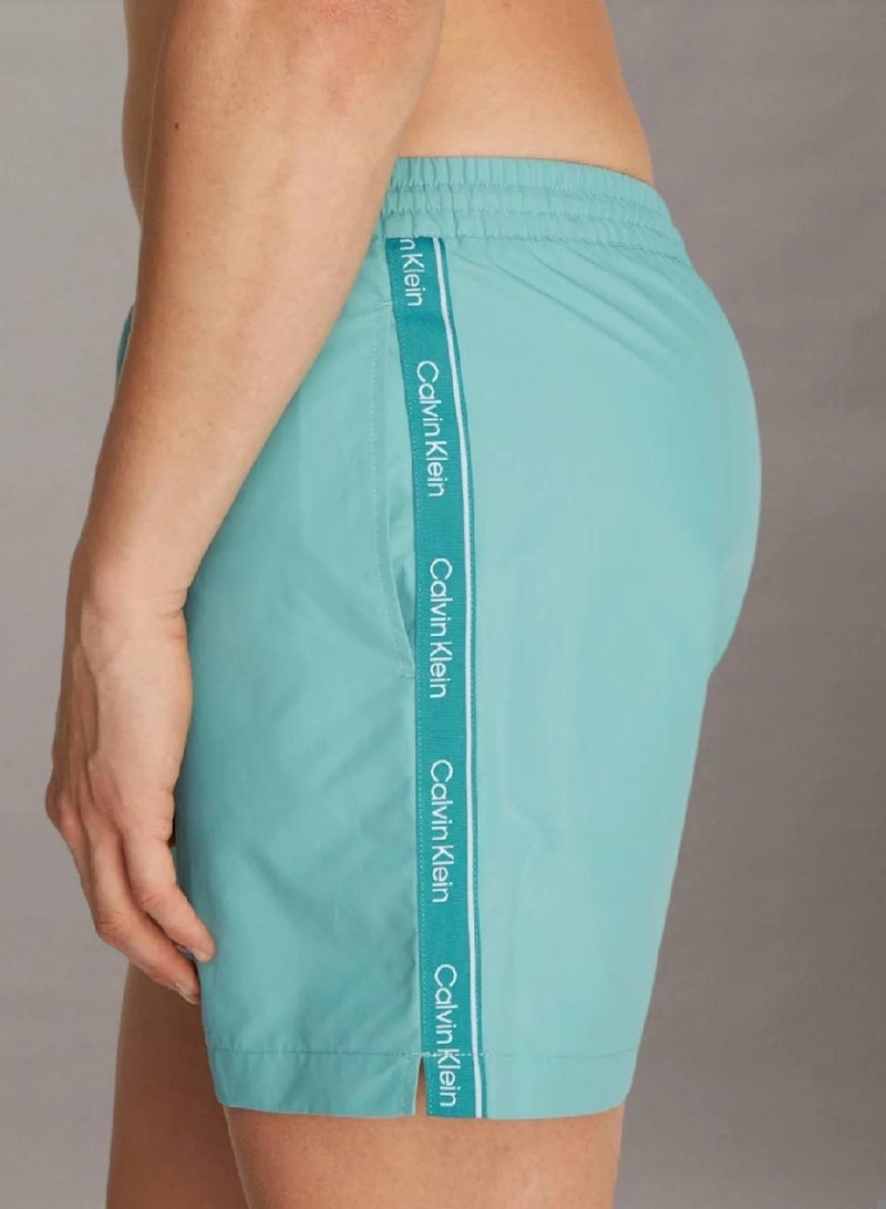 كالفن كلاين شورت سباحة برباط متوسط الطول - بشريط مزين بشعار كلفن كلاين - Image 3
