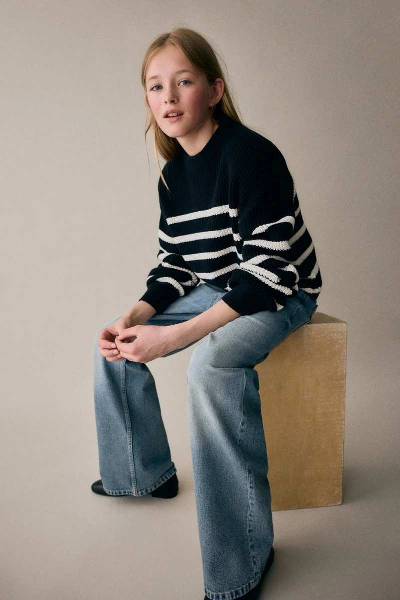 H&M Baggy Fit Bootcut Leg Jeans