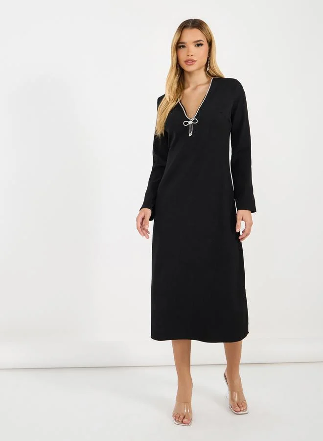 ستايلي فستان ميدي سادة مُرصع بالأحجار