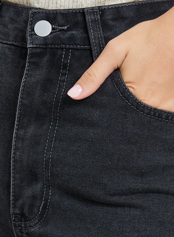 ستايلي جينز بأرجل واسعة وخصر متوسط الارتفاع بلون فحم - Image 3