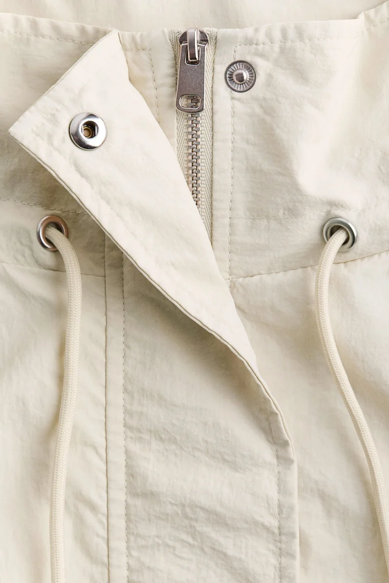 اتش اند ام جاكيت للحماية من العواصف