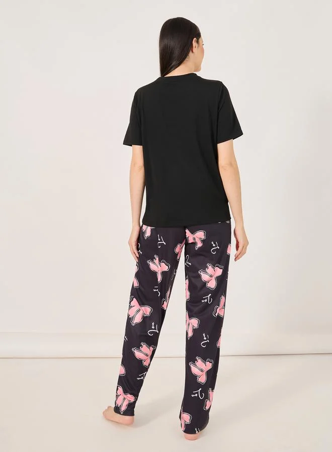 Styli Bow Graphic Print T-Shirt and Pyjama Set