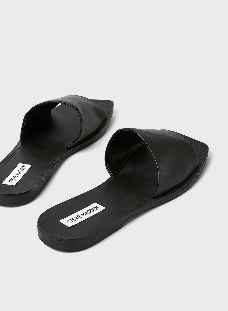 STEVE MADDEN Nixi Flat Sandals