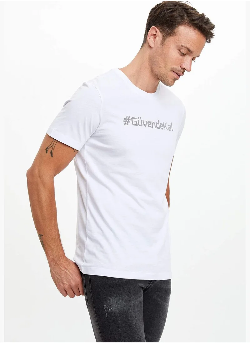 ديفاكتو Man Knitted Slim Fit T-Shirt