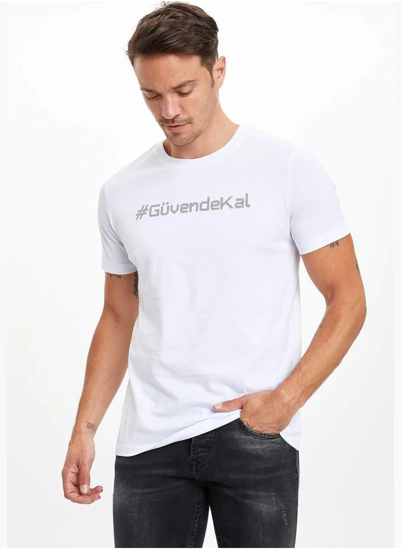 ديفاكتو Man Knitted Slim Fit T-Shirt