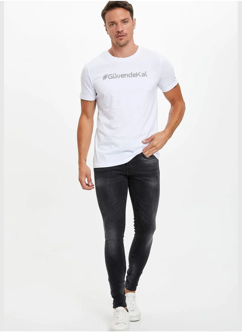 ديفاكتو Man Knitted Slim Fit T-Shirt