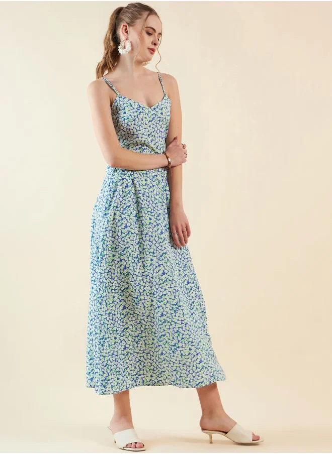 مرفوعة Women Flared Casual Ditsy Print Maxi Dress
