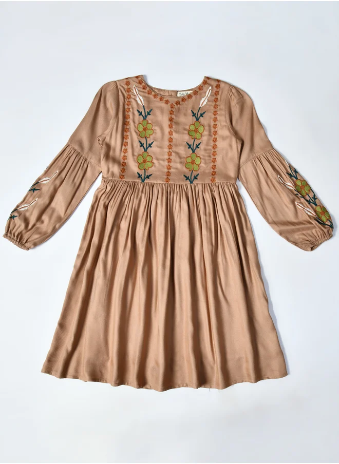 BELLA MODA Bella Moda Floral Embroidered Round Neck Knee-Length Dress