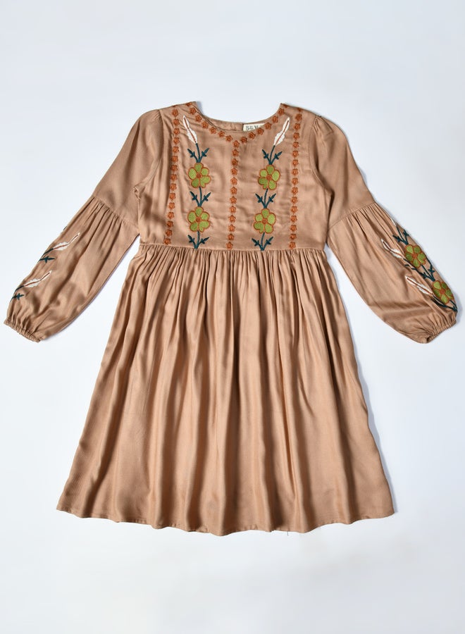 بيلا مودا فستان مطرز بالزهور - Image 2