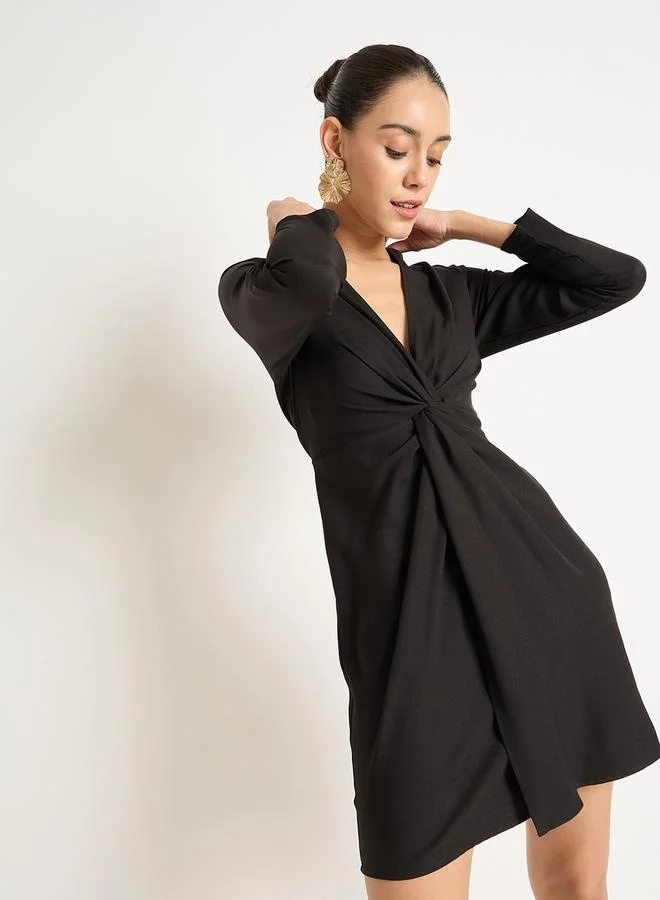 Femmella Femmella V-Neck Twisted Detail Knee Length Dress
