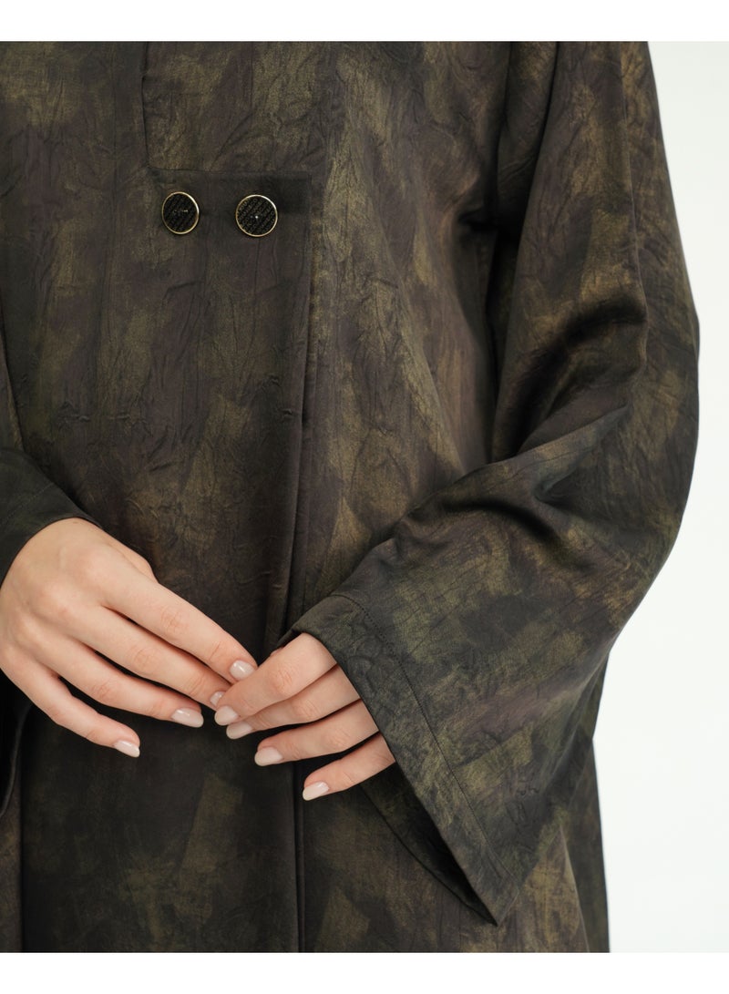 Khan&Co. Ninety Degree Gold black and gold jacquard abaya with two gold KHAN&CO logo buttons - by Abdullah Khan - Image 2